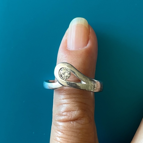 Fun Silver & Zirconian Ring - Picture 2 of 5